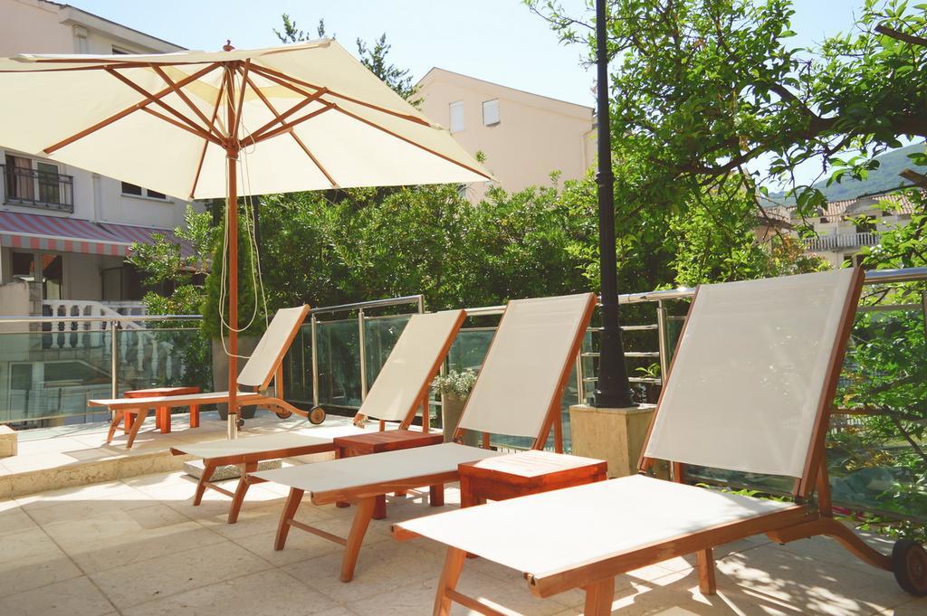 Hotel Amsterdam Budva Exterior photo