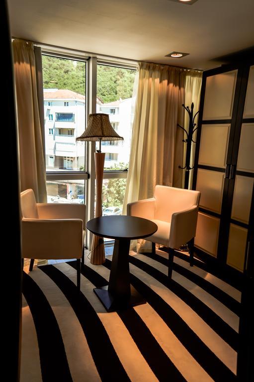 Hotel Amsterdam Budva Exterior photo