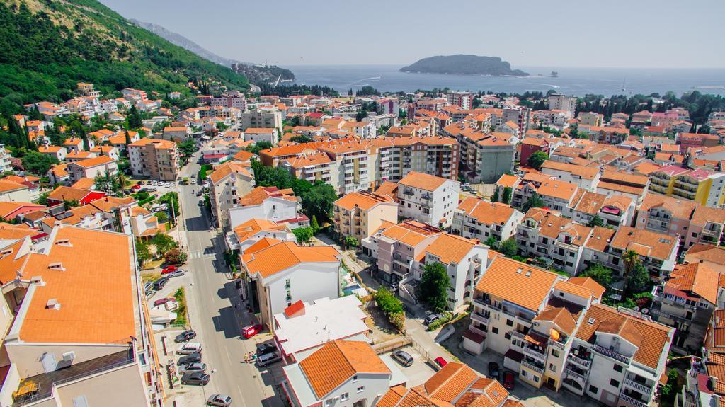 Hotel Amsterdam Budva Exterior photo