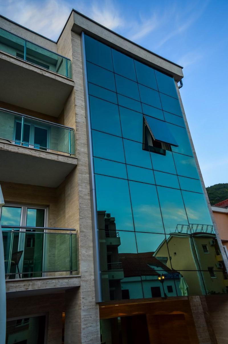 Hotel Amsterdam Budva Exterior photo