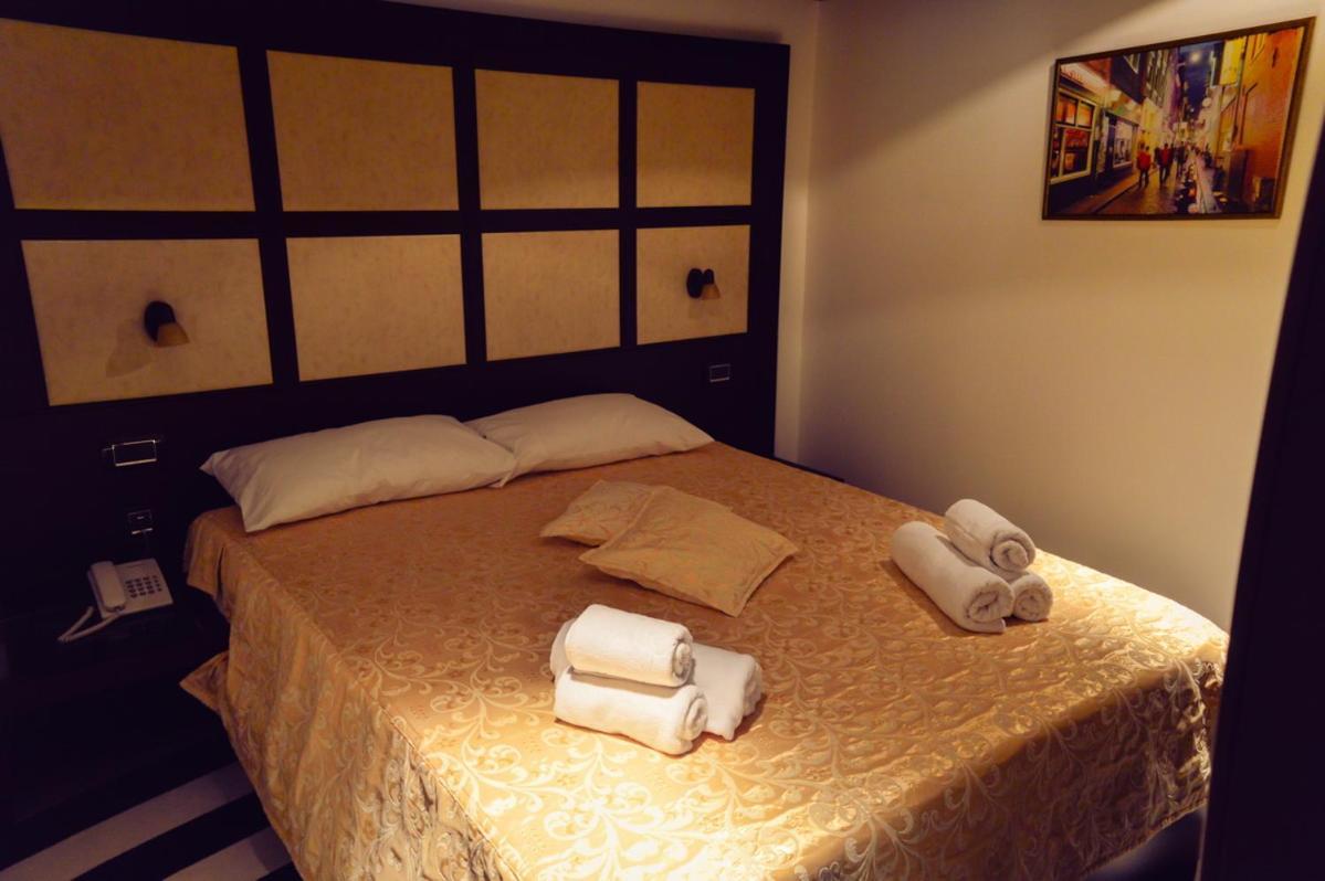 Hotel Amsterdam Budva Room photo
