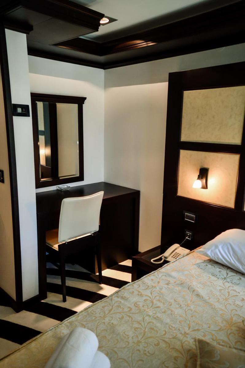 Hotel Amsterdam Budva Room photo