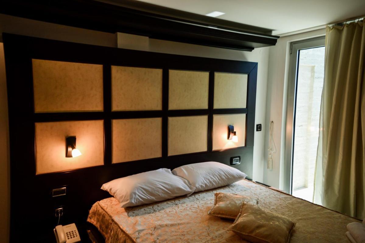 Hotel Amsterdam Budva Room photo