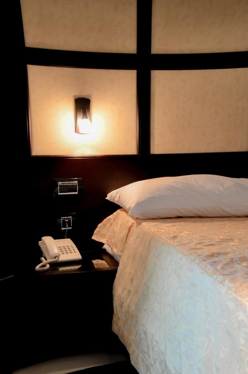 Hotel Amsterdam Budva Room photo